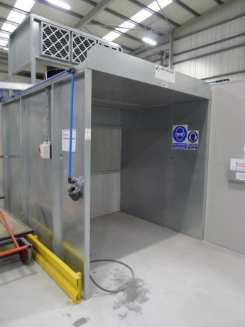 Richmond spray booth approx 2.9M x 2.44M x 2.2M