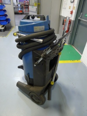 Neederman P300 industrial vacuum cleaner - 2