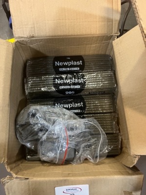 7 sealed 500g packs and quantity of part used Newplast clay