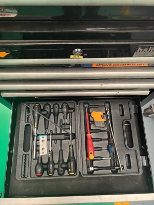 Halfords Industrial 6 drawer roller tool cabinet with Halfords Industrial 6 drawer top box including contents - 12
