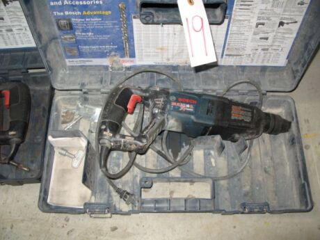 Bosch Bulldog Xtreme hammer drill *** PLEASE NOTE: This lot is offered subject to bulk bid offer on lot 118