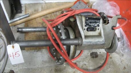 Rigid eletric pipe treader m/n 300 NO STAND *** PLEASE NOTE: This lot is offered subject to bulk bid offer on lot 118