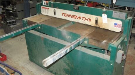 1- Tennsmith power shear, m/n H52, s/n 06607, 16 ga cap mild steel *** PLEASE NOTE: This lot is offered subject to bulk bid offer on lot 118