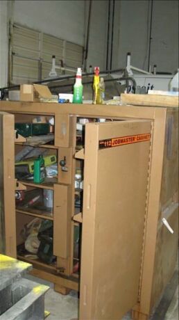 Knaack m/n 112 job box with contents *** PLEASE NOTE: This lot is offered subject to bulk bid offer on lot 118