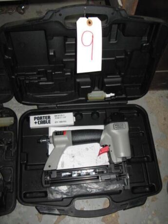 Porter Cable Brad Nailer, m/n BN125A (like new) *** PLEASE NOTE: This lot is offered subject to bulk bid offer on lot 118